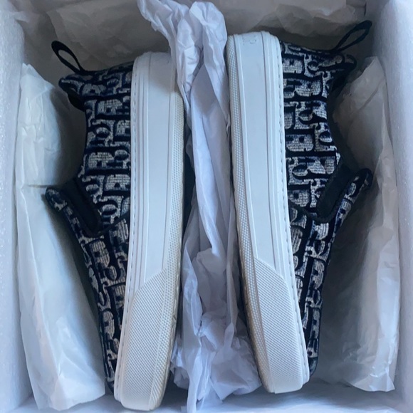 Diors Sneakers - Picture 2 of 6